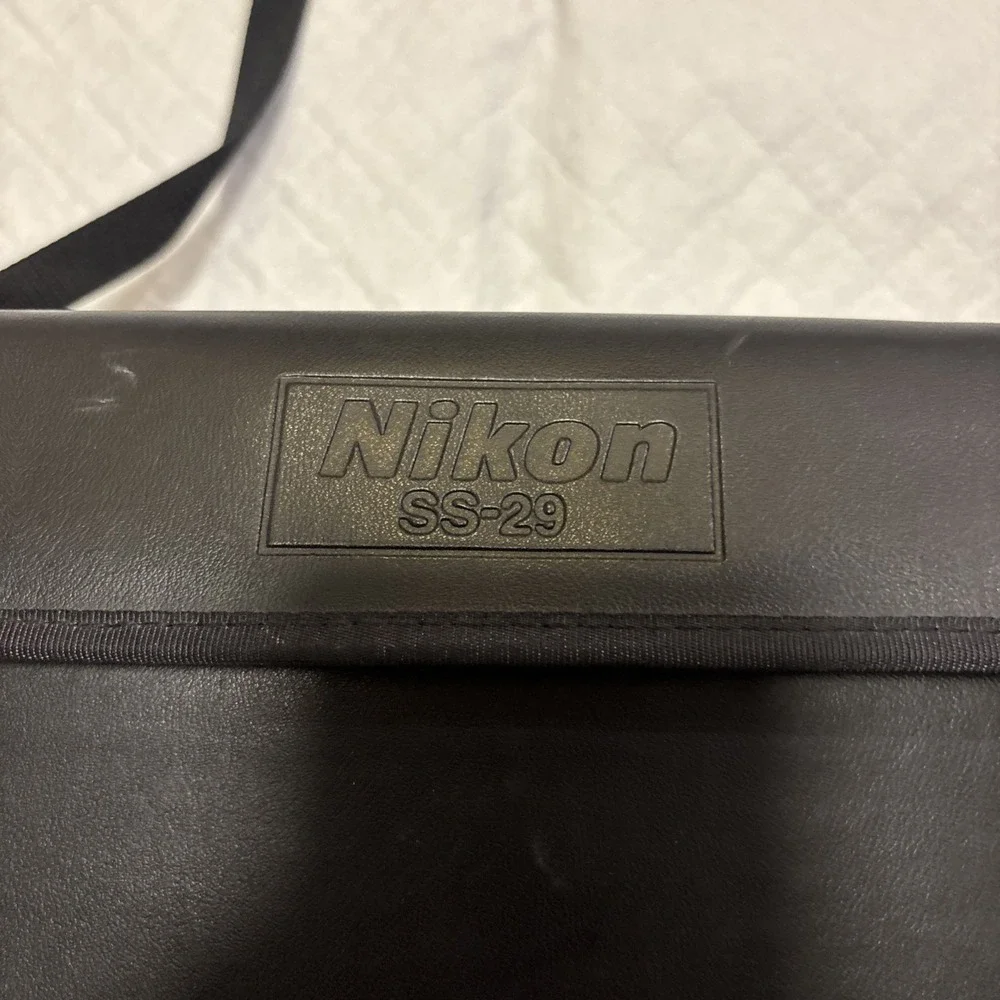 Nikon SS-29 Case for SB Flash Unit Lens - Genuine Black‎ Nikon Case with strap